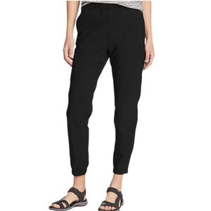 NWT Eddie Bauer Black Slightly Curvy Jogger Size 10.